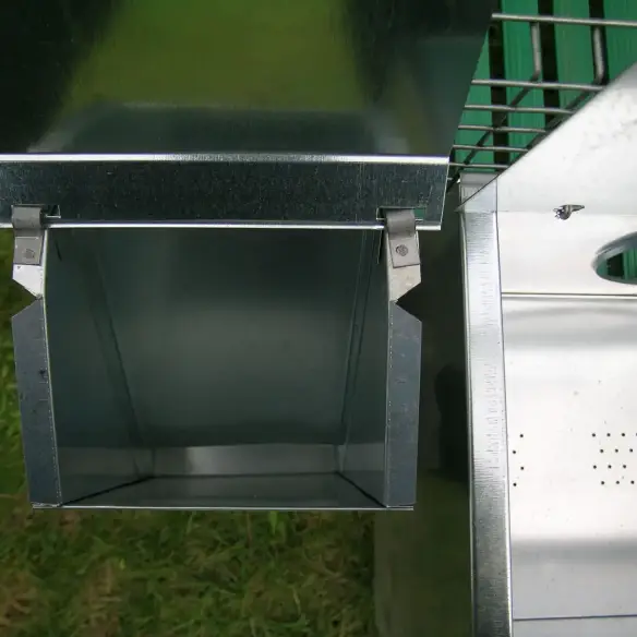 Comedero metálico para conejos con tapa