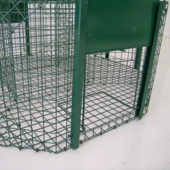 Entrada de la trampa tipo Larsen para córvidos