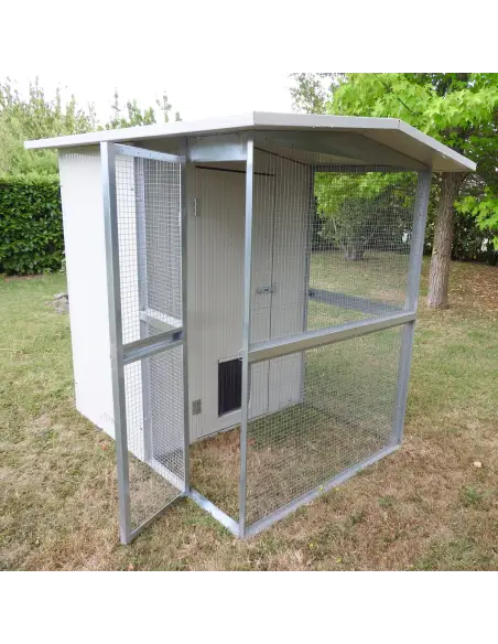 Puerta de la caseta exterior para gato