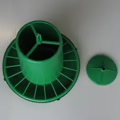 Comedero tolva de 7 kg antigoteo para gallinas 2