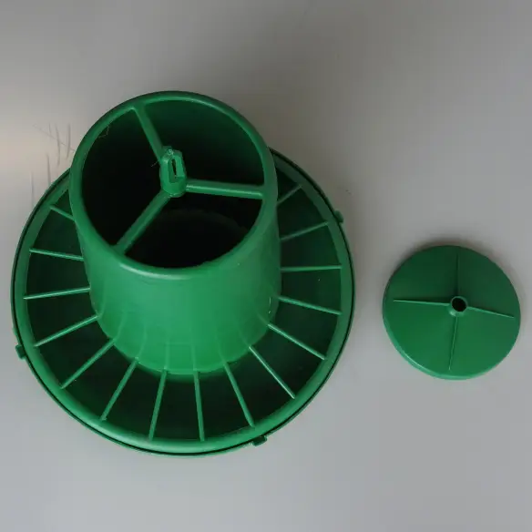 Comedero tolva abierta de plástico para gallinas