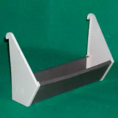Comedero colgante de plástico para gallinas