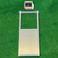 Puerta automática para gallinero con apertura crepuscular y programable