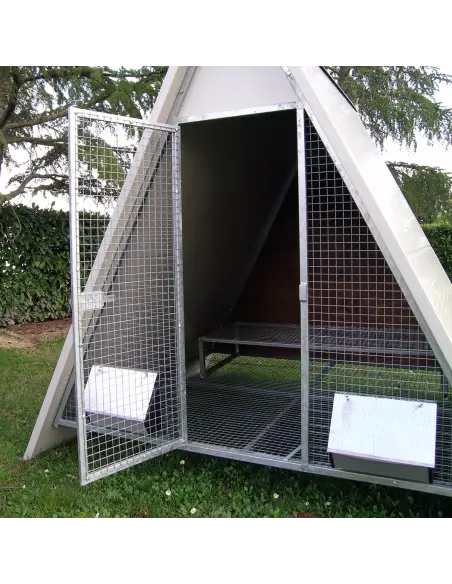 Puerta del gallinero exterior elevado para gallinas