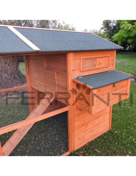 Gallinero de madera para 10 gallinas con ventana cerrada