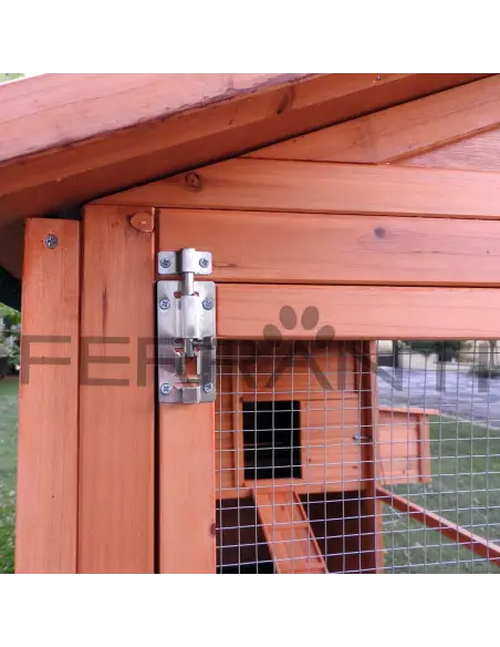 Puerta con cierre del gallinero de madera para gallinas