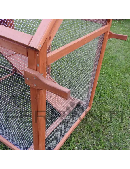 Asas para mover el gallinero móvil de madera