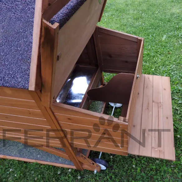 Nido doble en gallinero móvil de madera para 4 gallinas