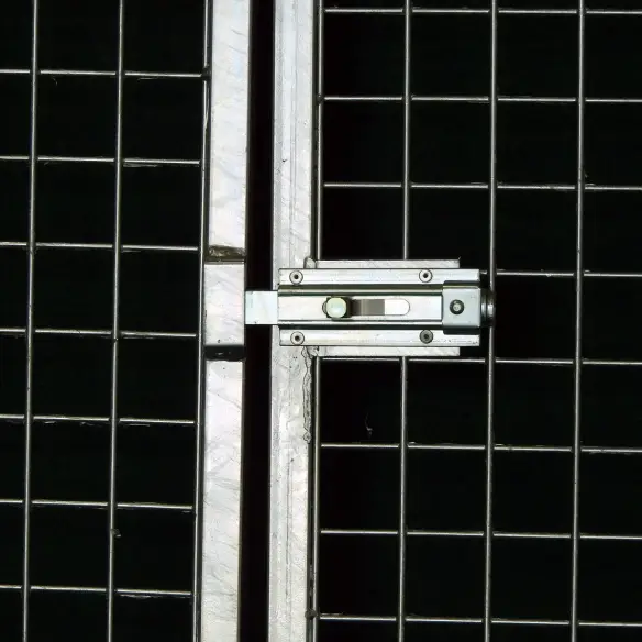 Cierre con pestillo de la puerta del corral perrera de malla de 1 metro