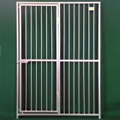 Puerta de perrera de barrotes galvanizados personalizable