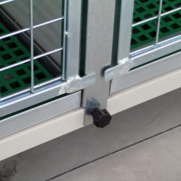 Divisor extraíble en jaula veterinaria para perros y gatos