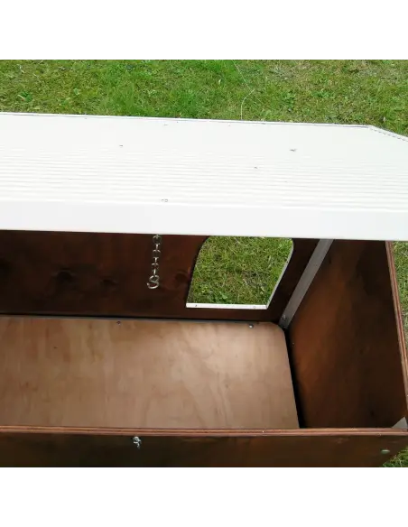 Interior de casa para perros grandes de madera Collie