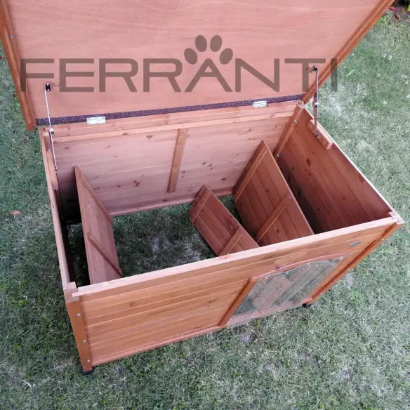 Interior de caseta de madera para perros medianos