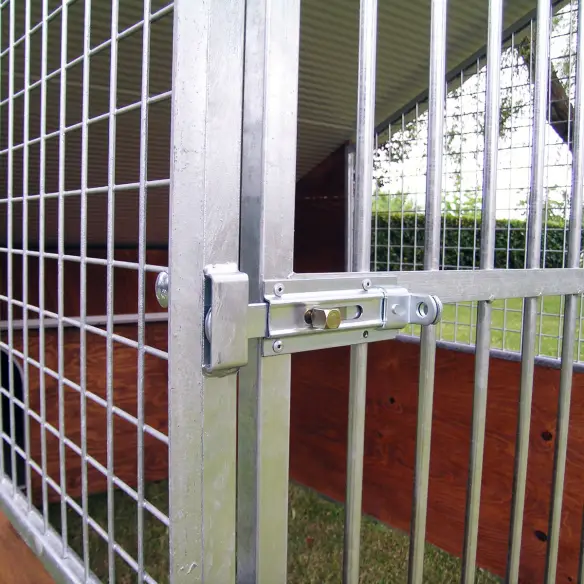 Cierre con candado de perrera box para perros modelo Labrador