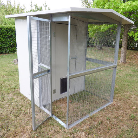 Caseta para Gato Exterior con paneles aislantes y jaula | Ferranti